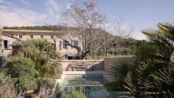 Sæsonbestemt udendørs pool