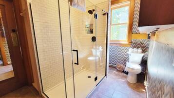 Jay Cooke Suite | Bathroom