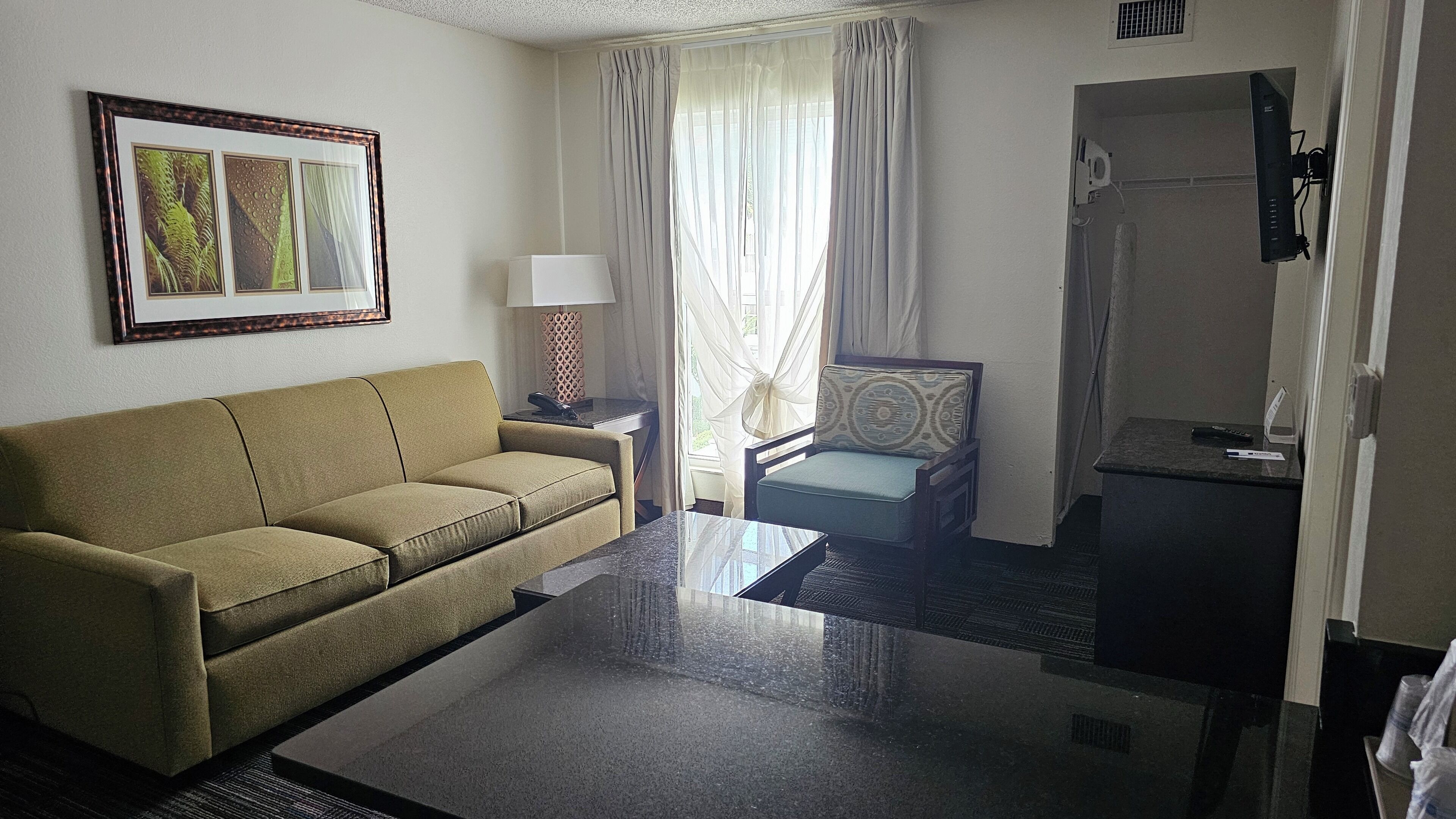 Photo - SureStay Plus by Best Western Orlando Lake Buena Vista
