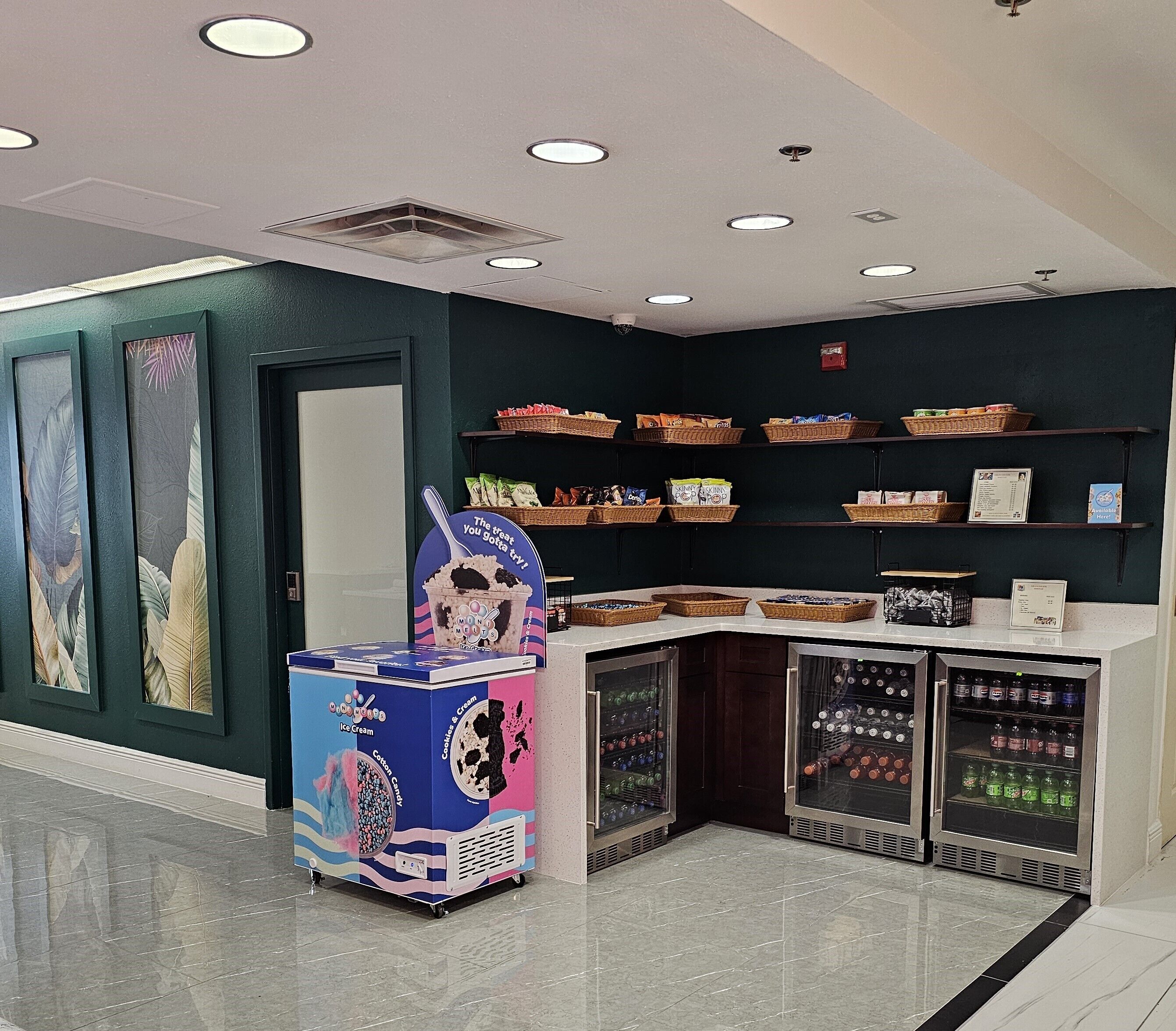 Photo - SureStay Plus by Best Western Orlando Lake Buena Vista