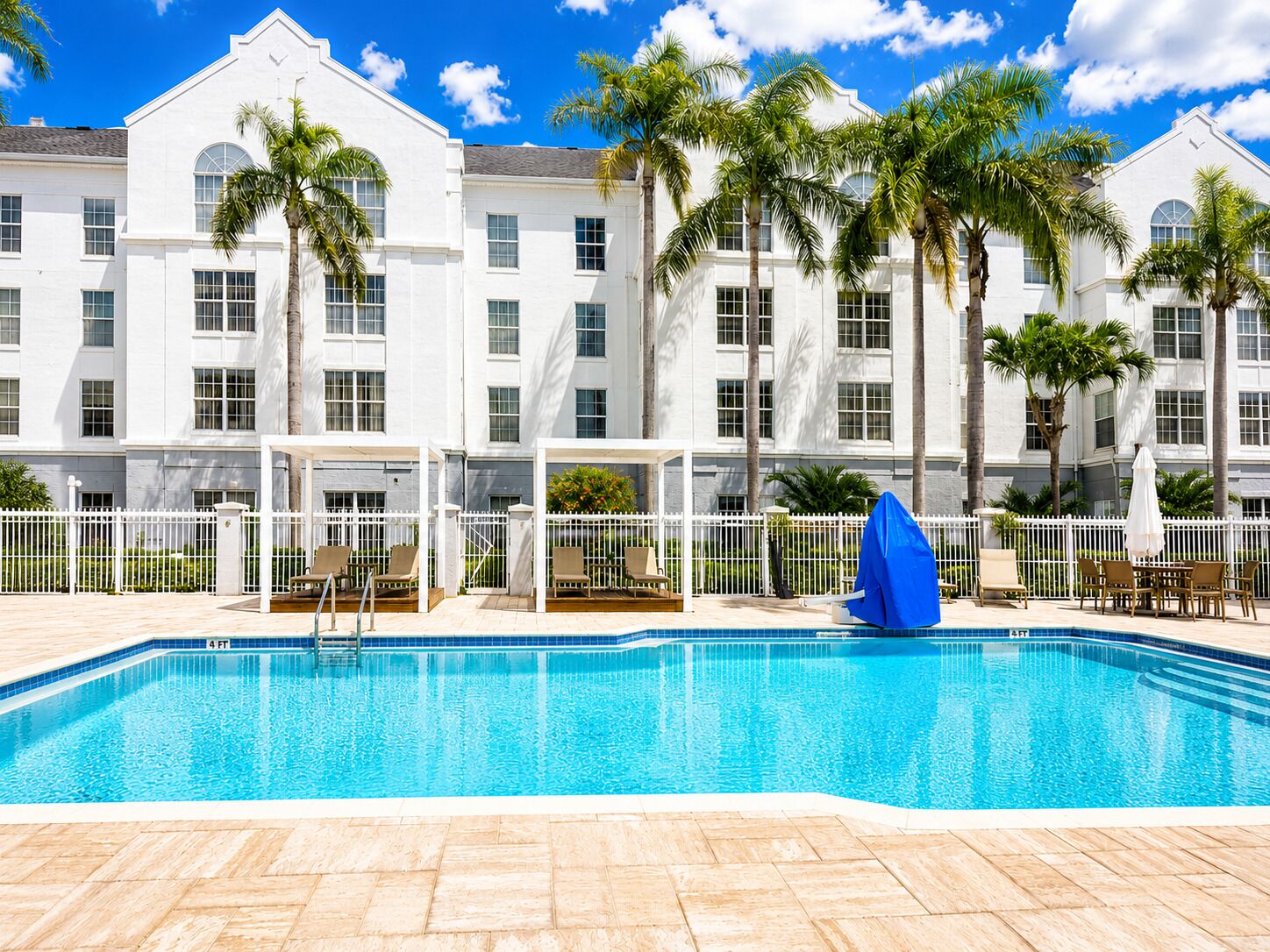 Outdoor pool, free cabanas, pool umbrellas