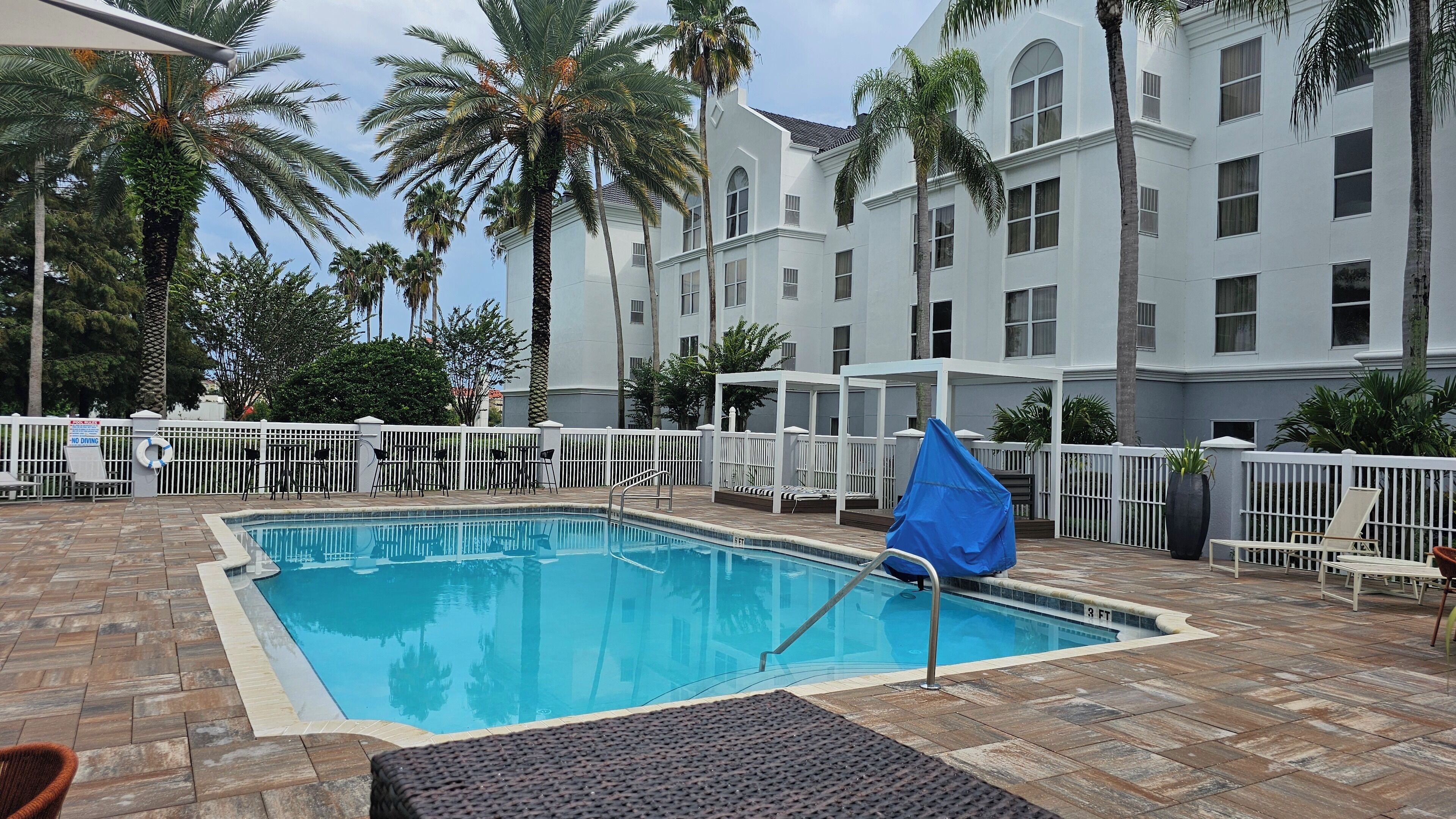 Photo - SureStay Plus by Best Western Orlando Lake Buena Vista
