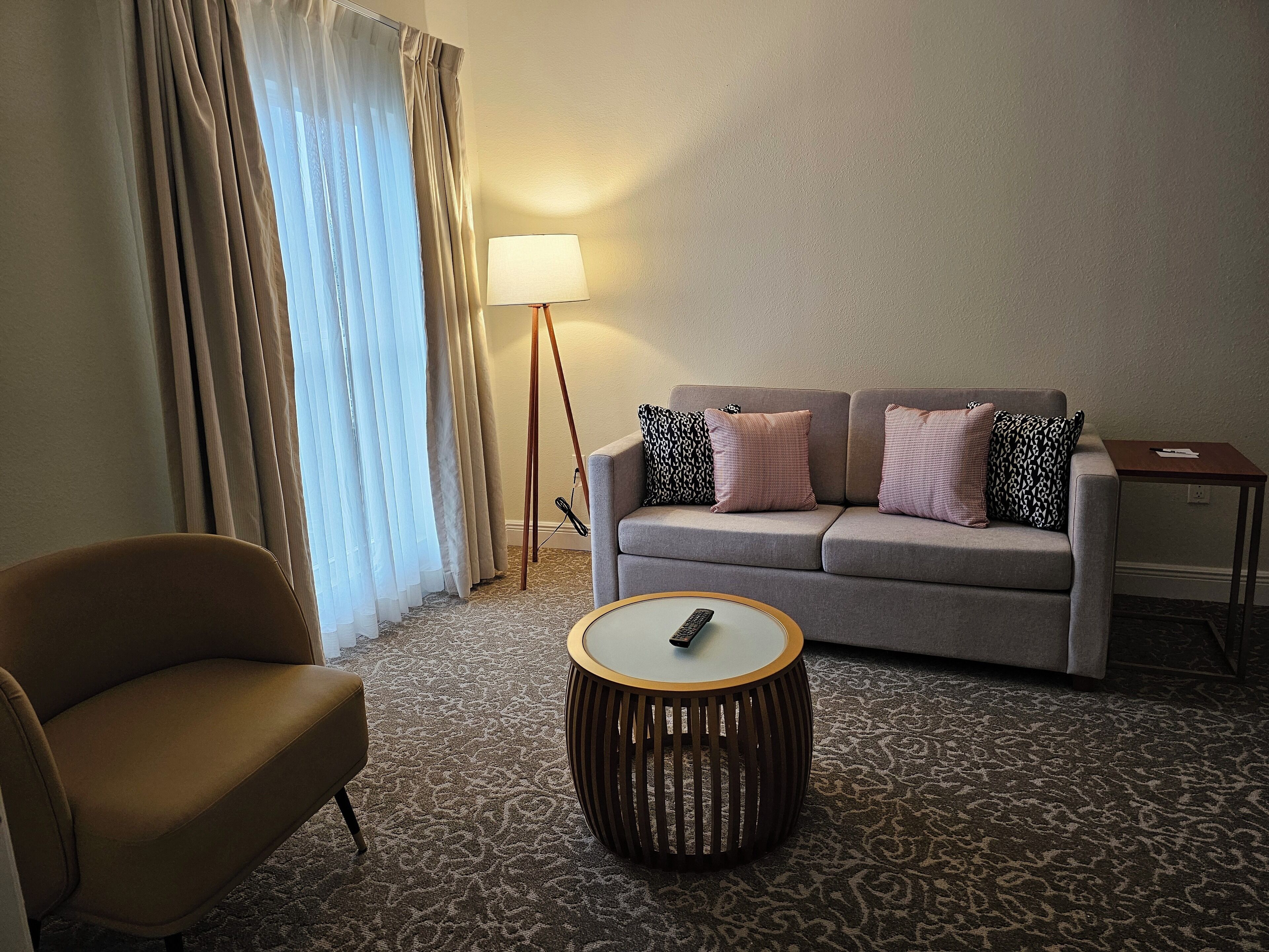 Photo - SureStay Plus by Best Western Orlando Lake Buena Vista