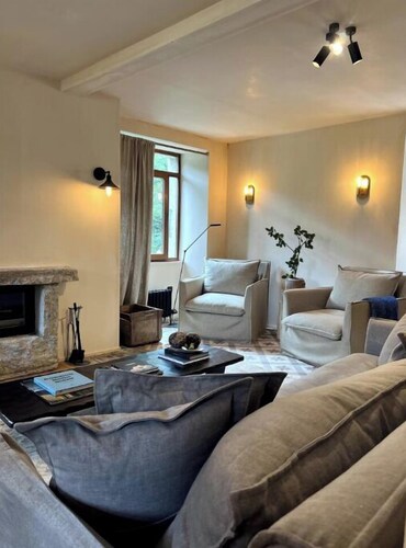 The Stonehouse - 10 bedroom luxury house and barn