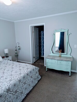 4 bedrooms, WiFi, bed sheets