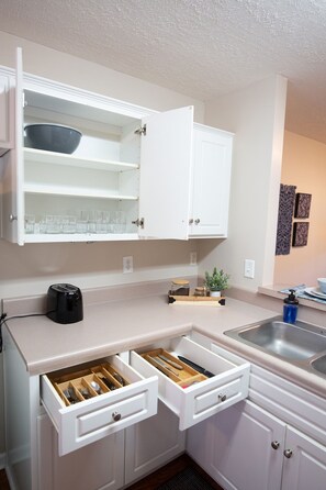 Fridge, microwave, oven, stovetop - Be Home - spacious condo w/ parking (Martinez)