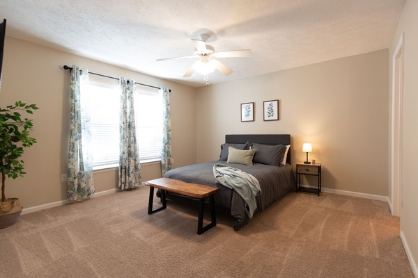 3 bedrooms, iron/ironing board, travel crib, free WiFi