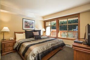 1 bedroom, WiFi, bed sheets - 3506 - One Bedroom + Den Standard Powderhorn Lodge by RedAwning (Solitude)