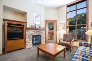 TV, fireplace - 3506 - One Bedroom + Den Standard Powderhorn Lodge by RedAwning (Solitude)