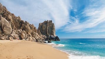 Una playa cerca, toallas de playa