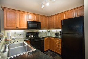 Refrigerador, microondas, horno y lavavajillas 