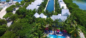 Tropical Retreat at Coral Lagoon~ Waterfront Villa w Pool!
