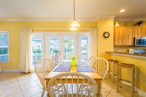 Dining - Tropical Retreat at Coral Lagoon~ Waterfront Villa w Pool! (Marathon)