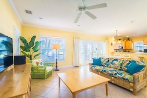 Smart TV, stereo - Tropical Retreat at Coral Lagoon~ Waterfront Villa w Pool! (Marathon)