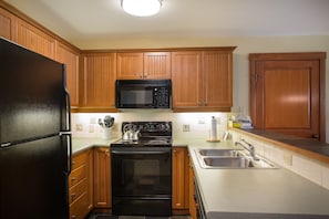Refrigerador, microondas, horno y lavavajillas