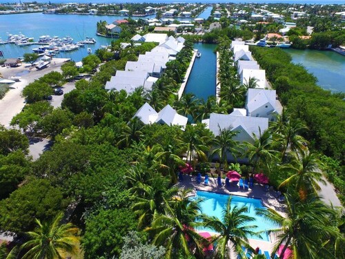 Tropical Seahorse at Coral Lagoon ~ Waterfront Villa w Resort Pool