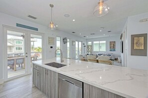 Interior - Casa Playa~ Luxury Pool Home Amazing Outdoor Area! (Marathon)