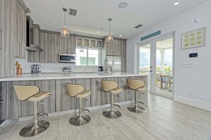 Fridge, microwave, oven, stovetop - Casa Playa~ Luxury Pool Home Amazing Outdoor Area! (Marathon)