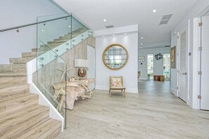 Interior - Casa Playa~ Luxury Pool Home Amazing Outdoor Area! (Marathon)