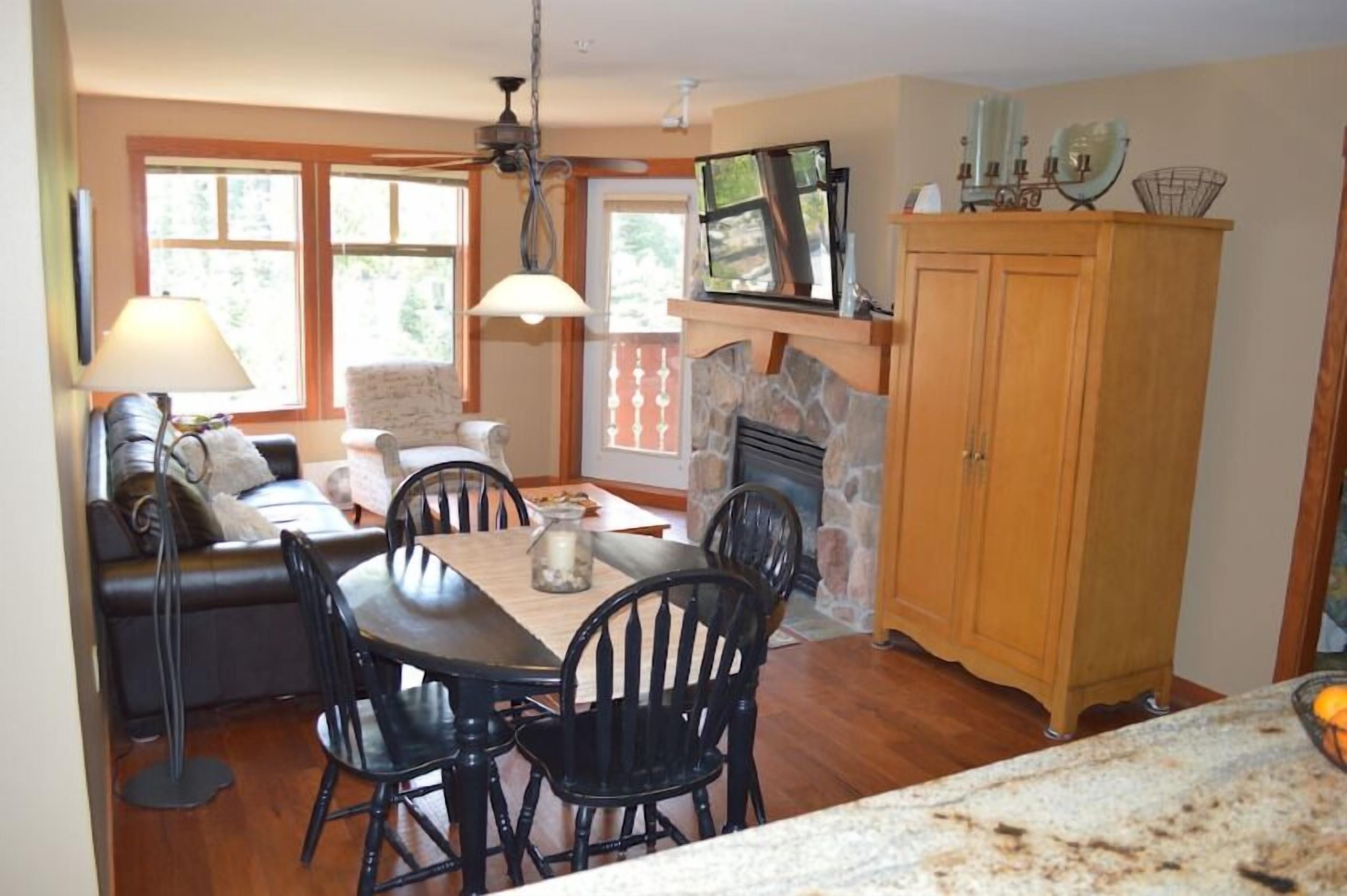2304- Two Bedroom Deluxe Eagle Springs East by RedAwning