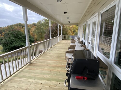 Blue Ridge Mountains Golf and Lake Retreat