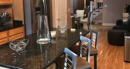 Charming Bloomingdale Row Home with Deck and Parking