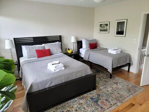 3 bedrooms, desk, iron/ironing board, travel crib