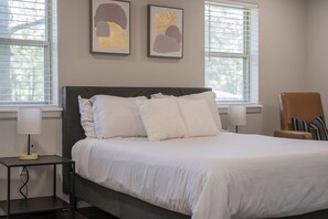 1 bedroom, desk, iron/ironing board, WiFi