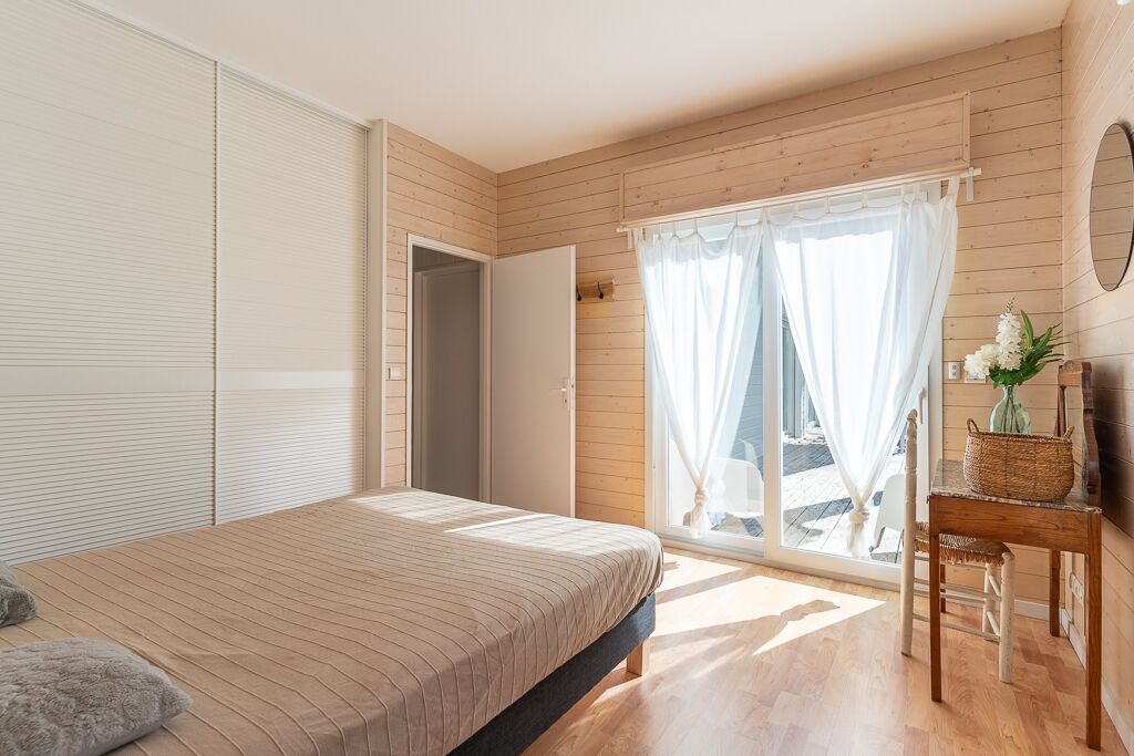 4 bedrooms, iron/ironing board, travel cot, free WiFi