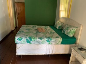1 habitación, tabla de planchar con plancha, wifi gratis y ropa de cama 