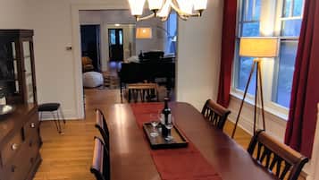 Exclusive Apartment, Private Bathroom, Garden View (1st Floor) | Restaurant