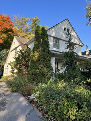 Exclusive Apartment, Private Bathroom, Garden View (1st Floor) | Garden - Historic Oak Park Home (Oak Park)