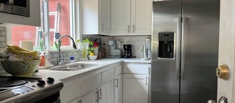 Southern Home -Tranquility and Seclusion        4 Bed 2 Baths