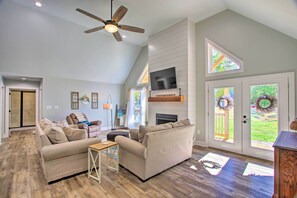 TV, fireplace, DVD player