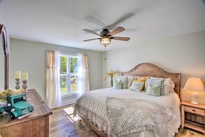 3 bedrooms, iron/ironing board, WiFi, bed sheets