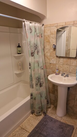 Ensemble baignoire-douche