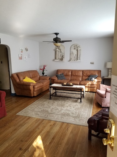 Charming house in quiet SW Reno neighborhood