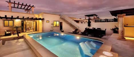 Utomhuspool