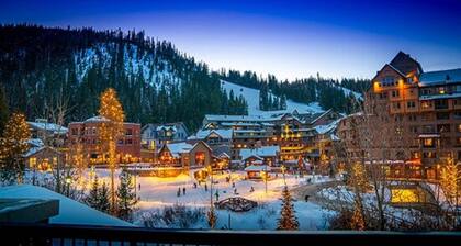 Beautiful Ski-In Home, with Hot Tub!