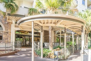 Exterior - San Antonio | Couples River Walk Getaway | Pool + Downtown (San Antonio)