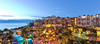 Cancun 5 stars Luxury Resort and Spa, 1 bedroom suite, 2 baths, sleep 4