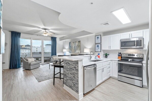 Fridge, microwave, oven, stovetop