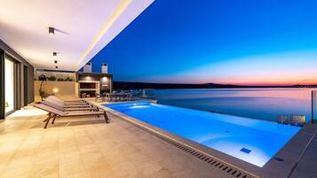 An infinity pool