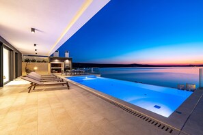An infinity pool