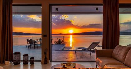 Luxury Villa Novita with Pool