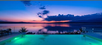 Luxury Villa Novita with Pool