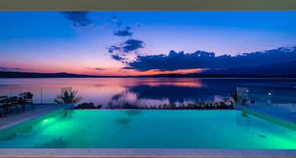 Luxury Villa Novita with Pool