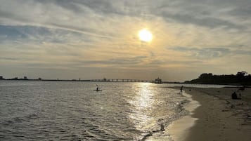 Tæt på stranden