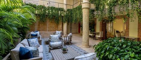 TV de tela plana 32 polegadas com canais a cabo, TV, pisos aquecidos