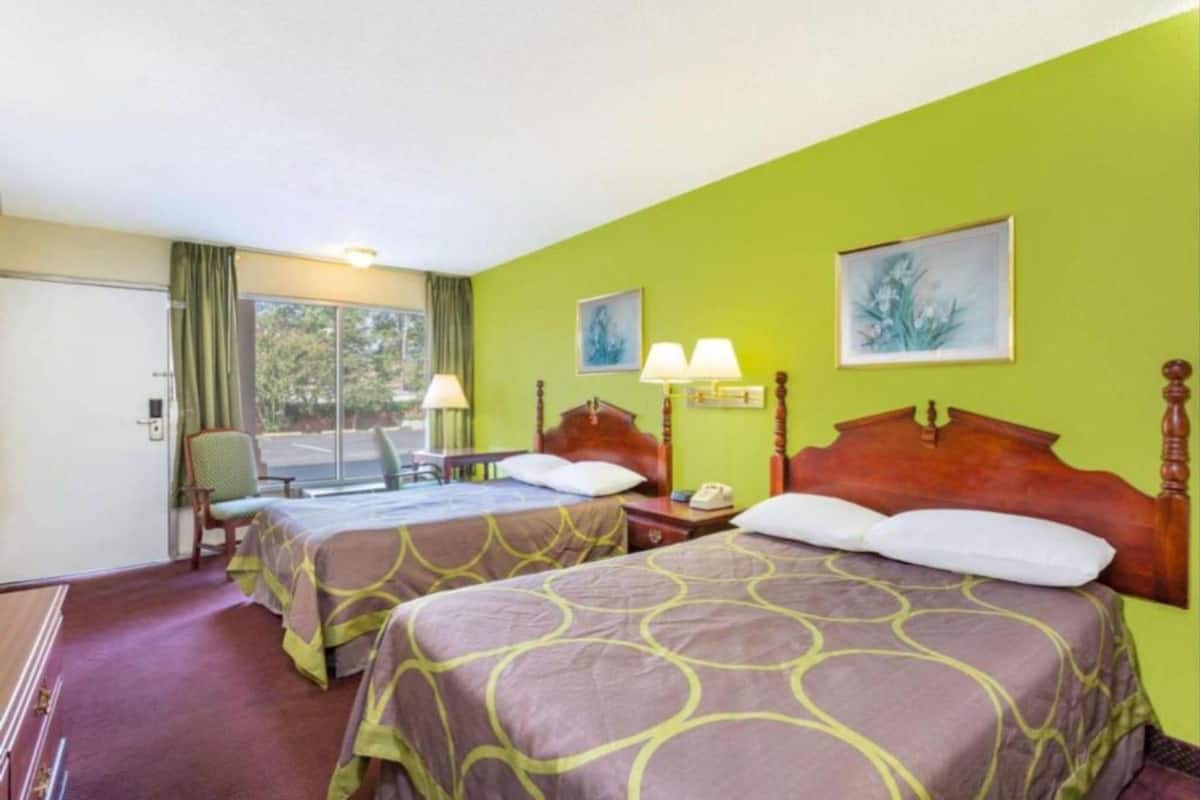 1 bedroom, desk, iron/ironing board, free WiFi
